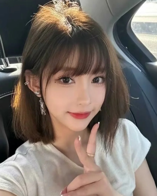 甜美可爱小美女