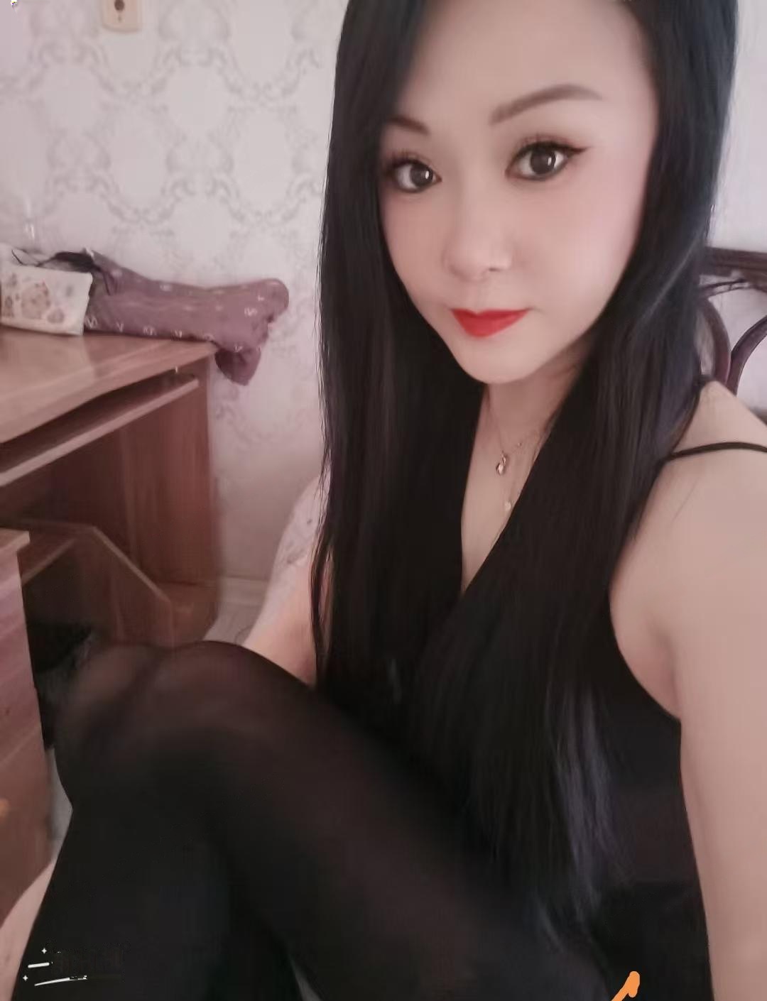 小妖精美女