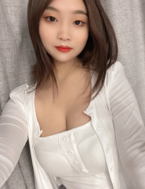 奶圆逼紧水多粉嫩用力顶