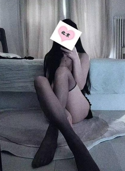 朝阳胸大腰细妹子