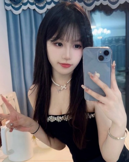高挑性感小妖精