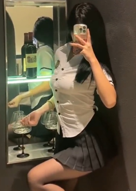 长腿姐姐小穴暖暖的