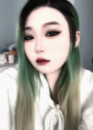 西青绿发妹妹