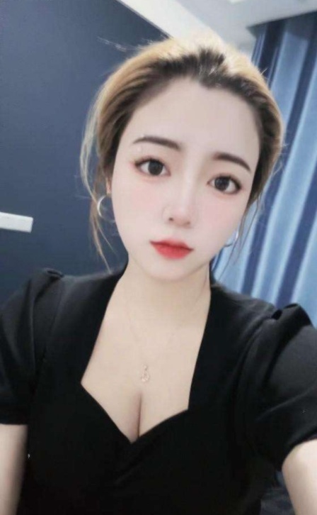 南开颜值系微胖小姐姐