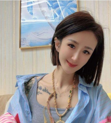 河东纹身小少妇