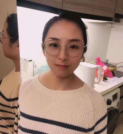 杨浦眼镜气质女