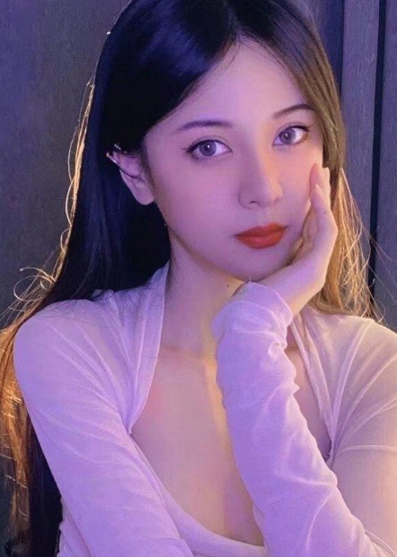 北京长腿可以吞精子极品骚逼