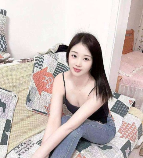 皮肤白大胸老师