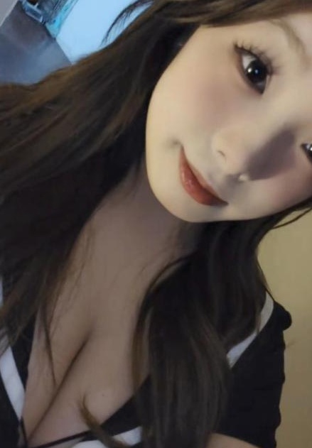 大奶舌吻妹子
