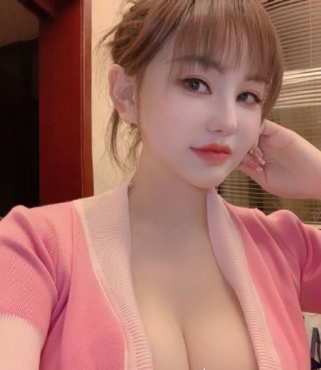 性感制服水多大胸老师