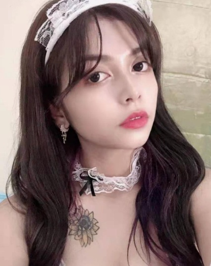 蜜桃粉嫩多汁小妹妹