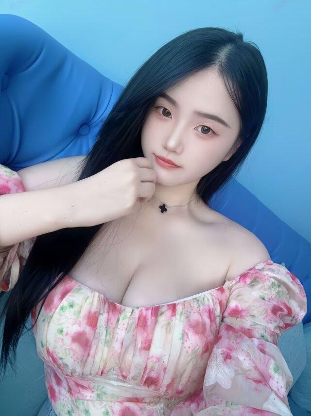 花都情色巨乳小妖精