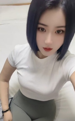 大胸年轻小妹