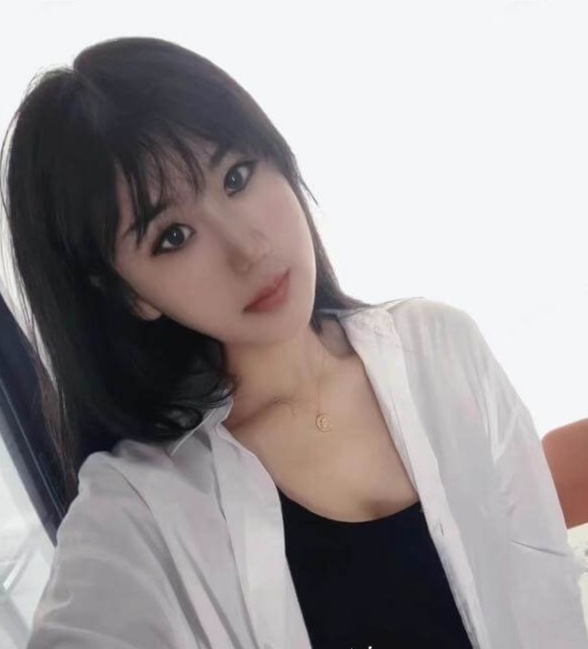 长腿依云