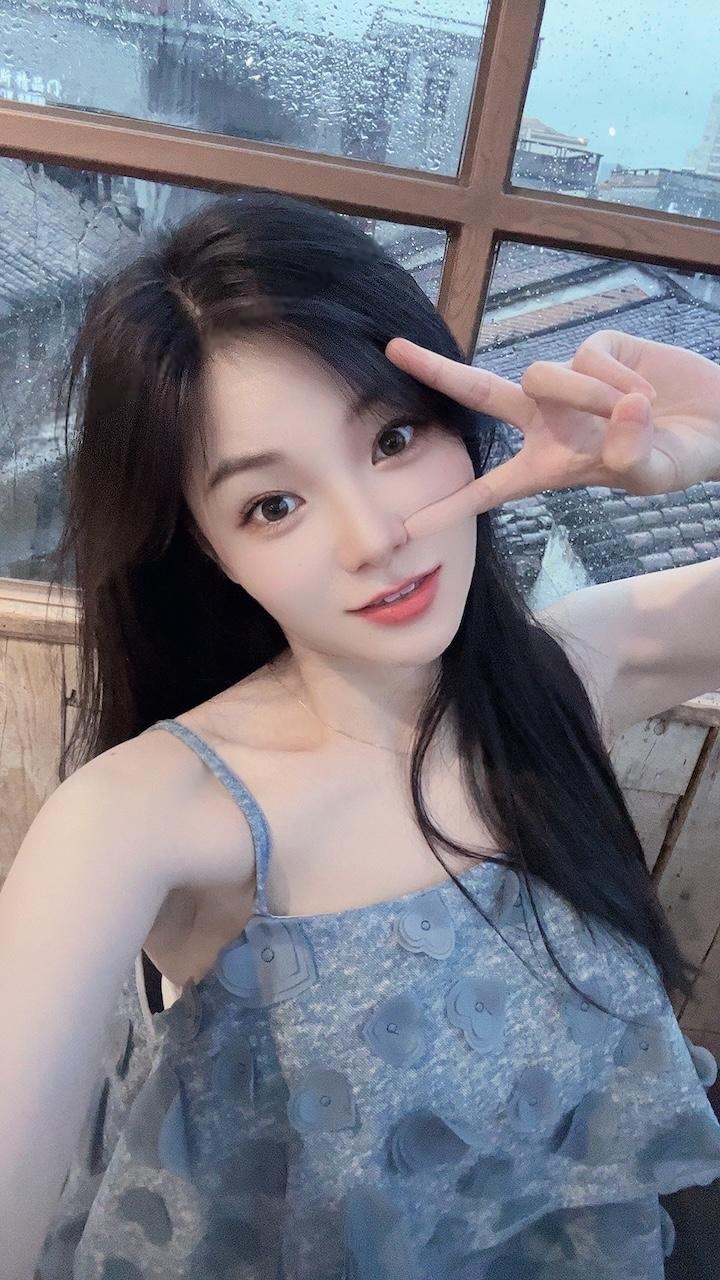 福田腿模小辣椒