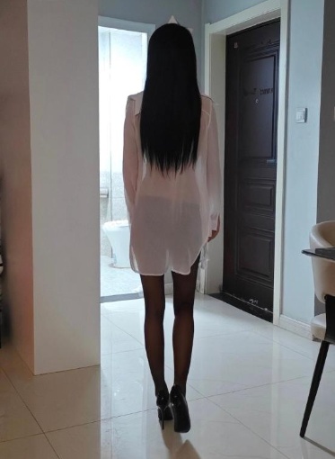 美女米米兜