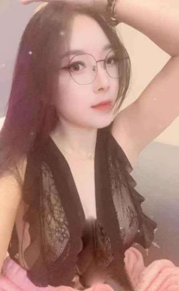 丰台轻熟糖糖气质眼镜女