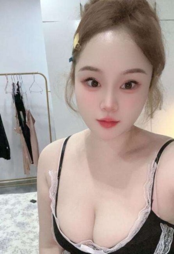 丰满小妹