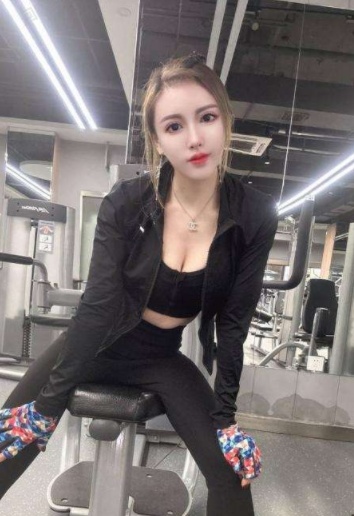 曼妙身材骚妹子