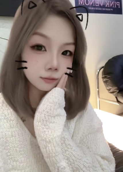 服务系性感美女