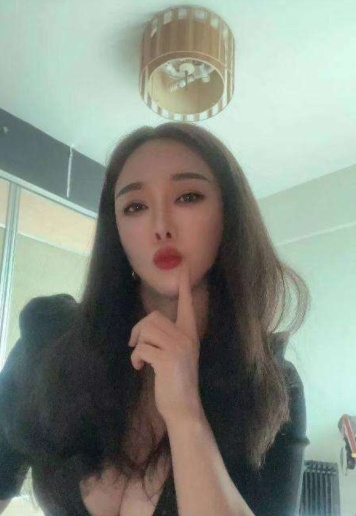 气质美乳轻熟女