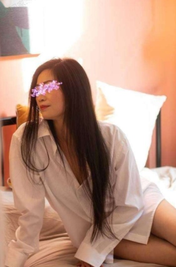 呼市长腿熟女