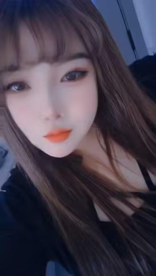 机场白月光微胖老妹