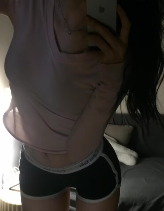照片好看，但是真人一般女生