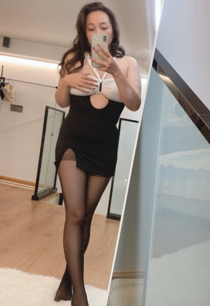 丰满大胸小少妇