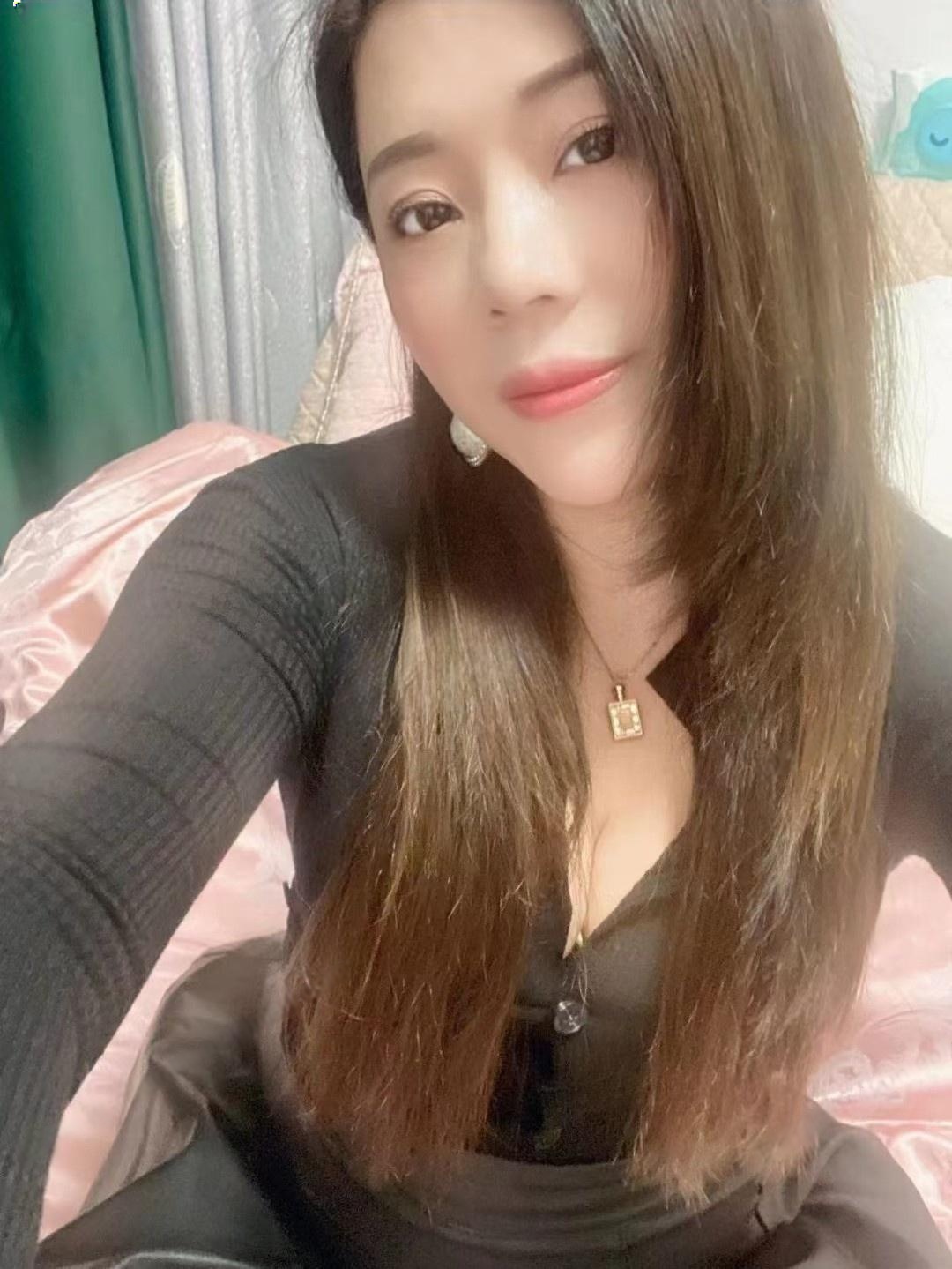 价比大奶骚逼