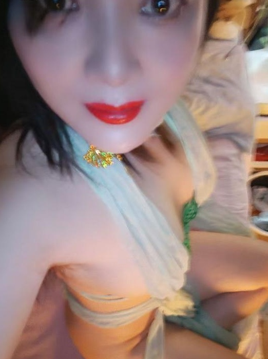 草莓大胸骚逼
