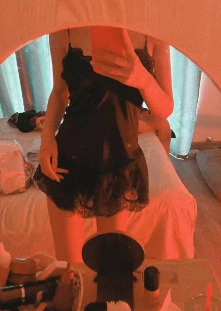 成华静静