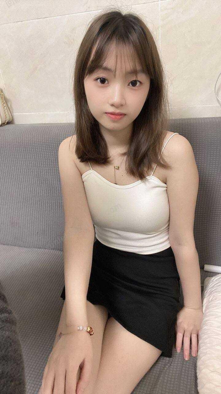 三点粉干起来很骚的妹子！