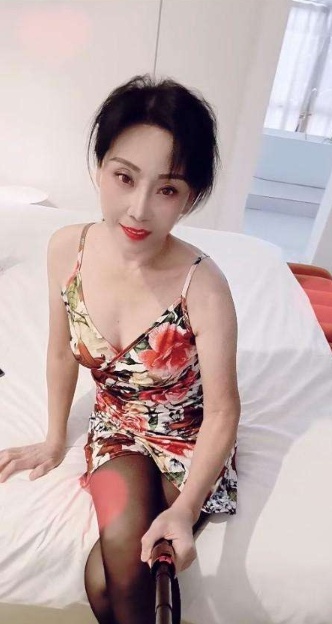 美丽少妇