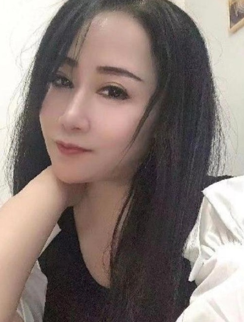 东站气质少妇