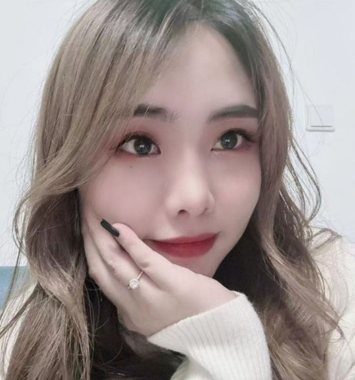 大胸38D小姐姐