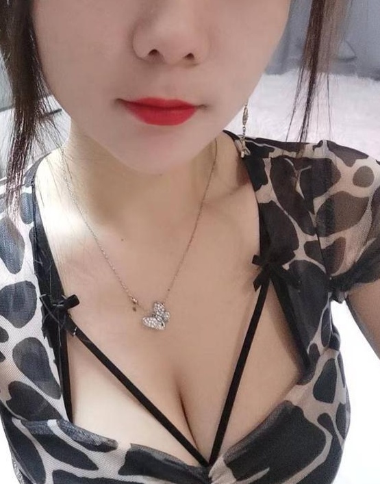 大胸骚气小少妇