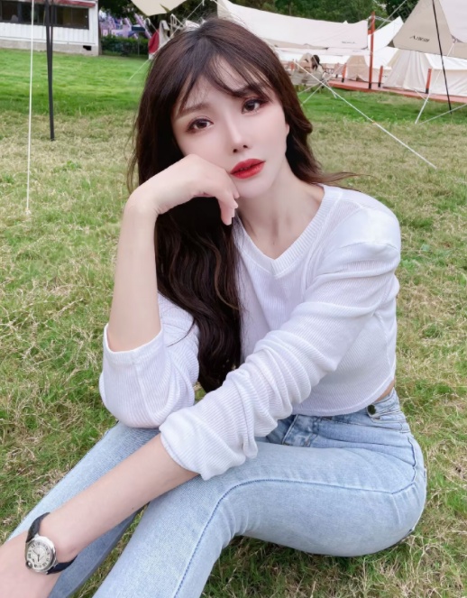 静安轻熟气质御姐梓菲