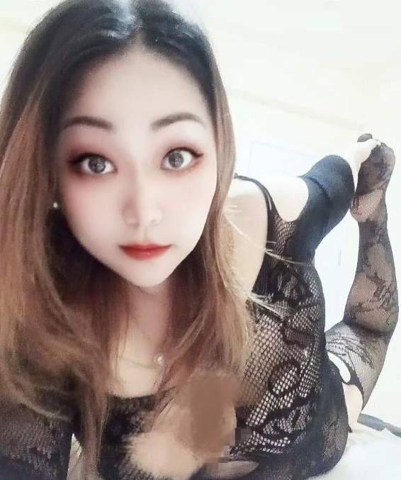 岗顶大胸少妇