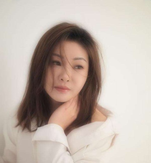 龙首原性感妹子