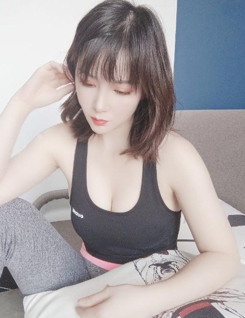 二刷服务系美女