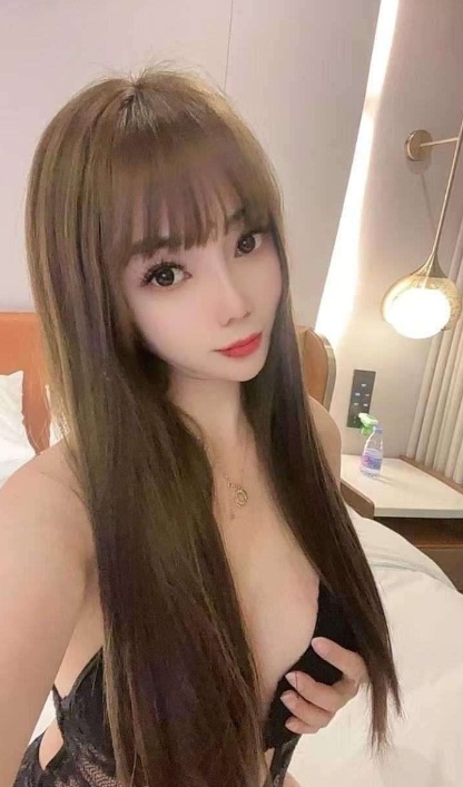 白云叶子漂亮性感
