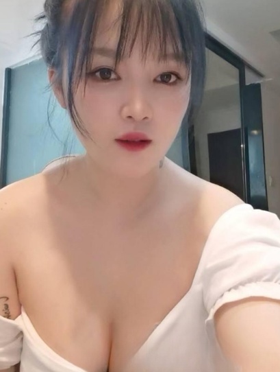 身材好颜值长腿妹子