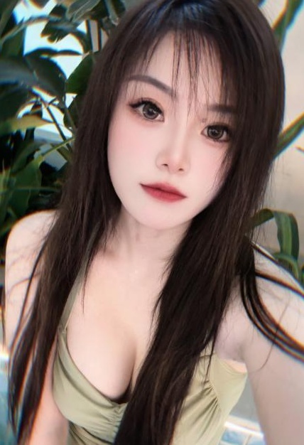 居家大奶姐姐多多