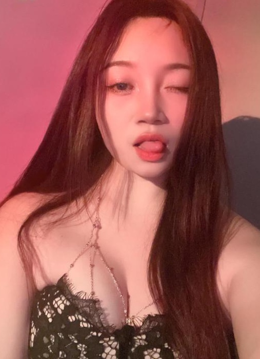 和平美女小红