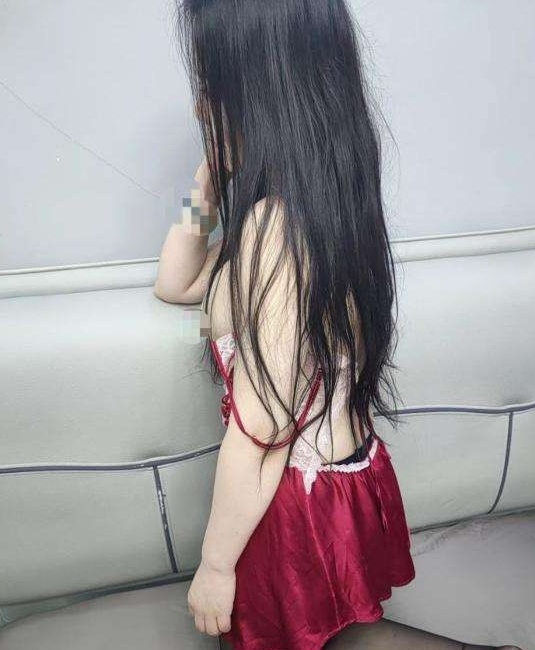 出击恬静小少妇