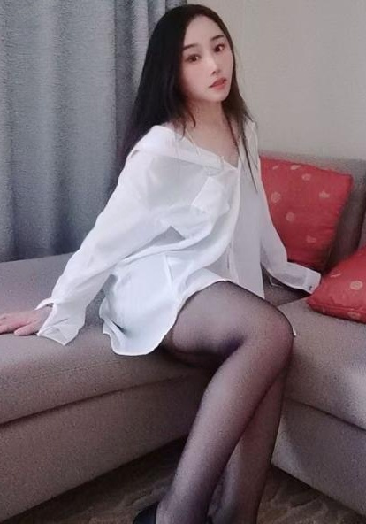 夜市兼职骚女