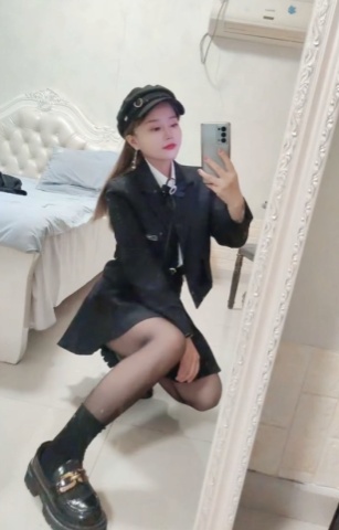 迈皋桥服装店少妇