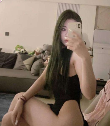 舞蹈好身材小湿妹
