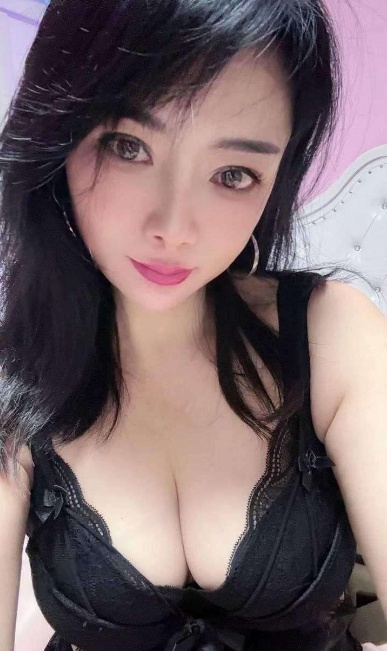 长腿大胸蜜桃臀御姐然然